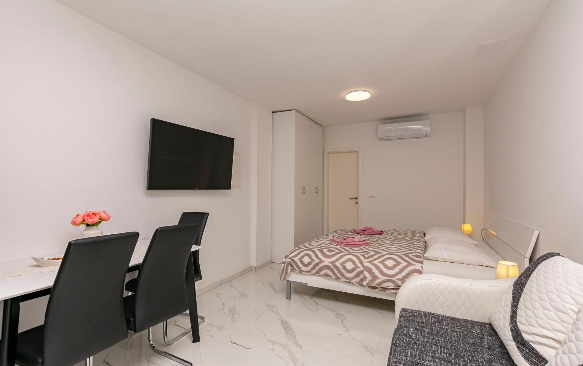 Apartment Ivano Дуги Рат Екстериор снимка