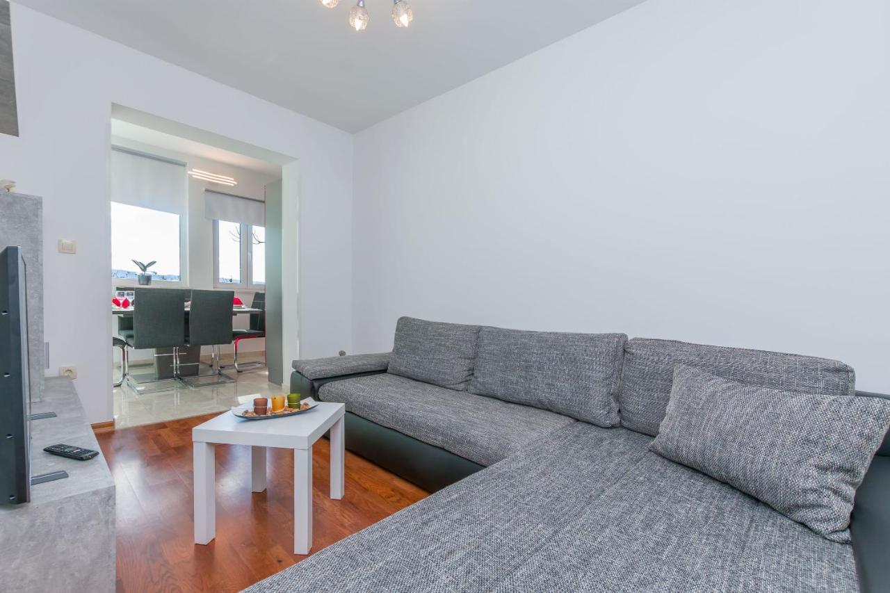 Apartment Ivano Дуги Рат Екстериор снимка